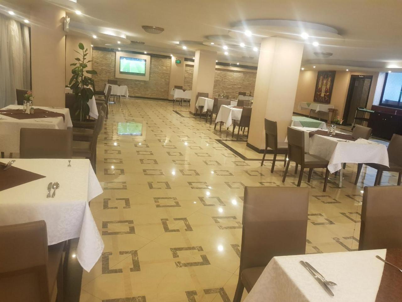 Holiday Hotel Αντίς Αμπέμπα Εξωτερικό φωτογραφία