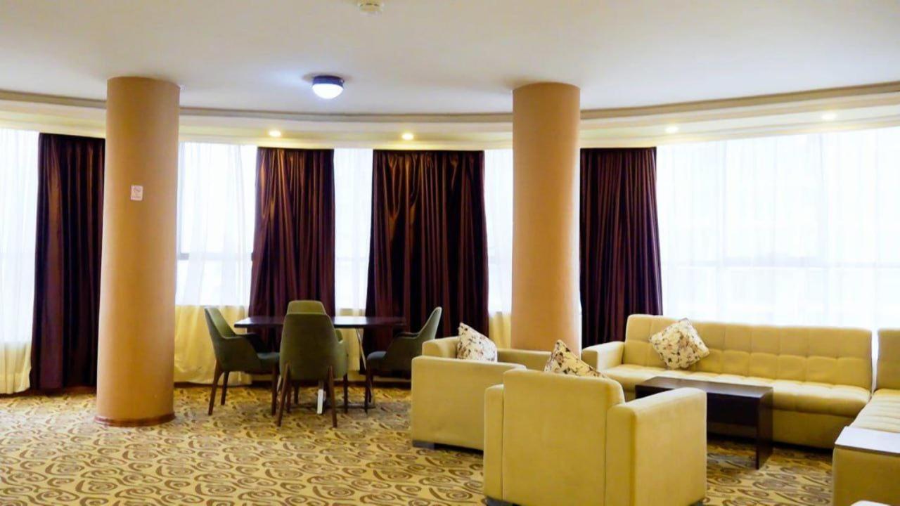 Holiday Hotel Αντίς Αμπέμπα Εξωτερικό φωτογραφία