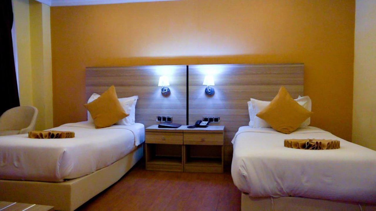 Holiday Hotel Αντίς Αμπέμπα Εξωτερικό φωτογραφία